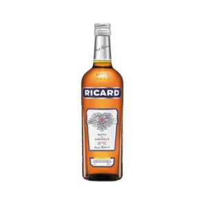 Botella de Ron Ricard, licor versátil perfecto para combinados